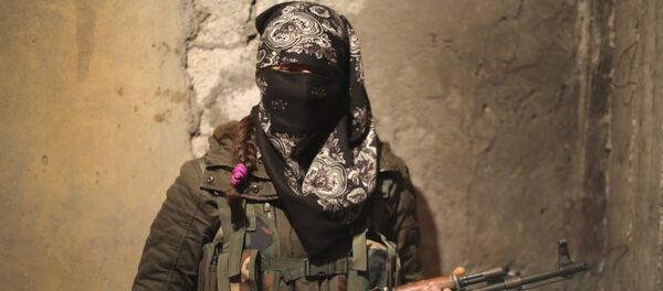 Una soldado kurda - Sputnik Mundo