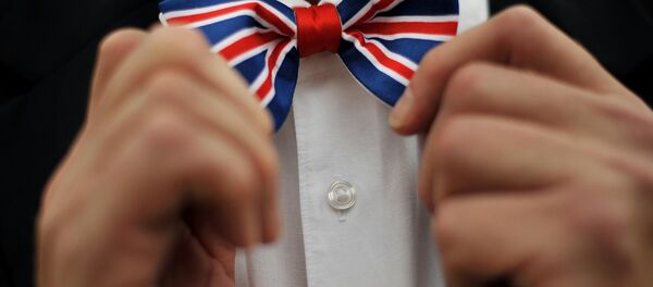 Corbata de lazo con la bandera del Reino Unido - Sputnik Mundo