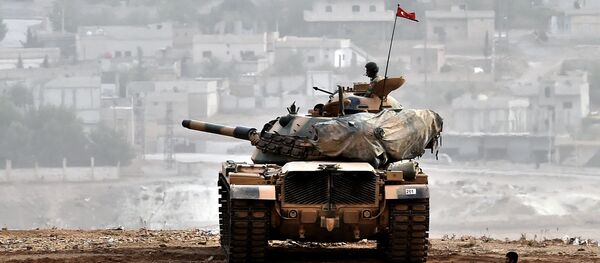 Tanque turco en la frontera con Siria (archivo) - Sputnik Mundo