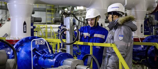 Extracción de crudo en Rusia - Sputnik Mundo