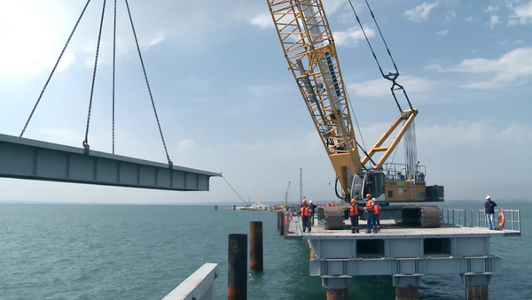 La construcción de un puente sobre el estrecho de Kerch - Sputnik Mundo