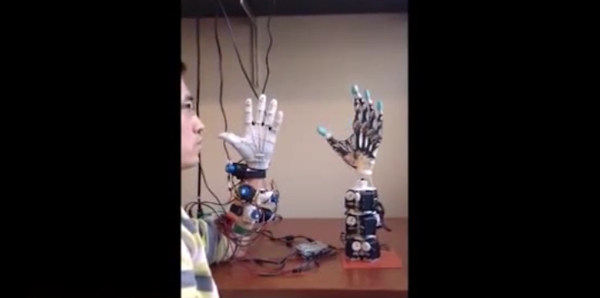 Una copia de la mano humana - Sputnik Mundo