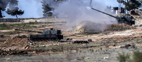 Los cañones autopropulsados turcos en la frontera con Siria Los cañones autopropulsados turcos en la frontera con Siria - Sputnik Mundo