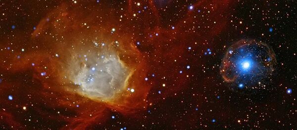 Estrella de neutrones (dcha) - Sputnik Mundo