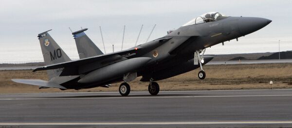 F15 en la base de EEUU en Keflavik (archivo, 2006) - Sputnik Mundo