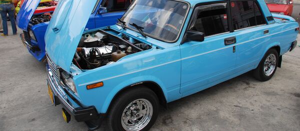 Concurso para el mejor coche ruso de la compañía AvtoVAZ en Cuba - Sputnik Mundo