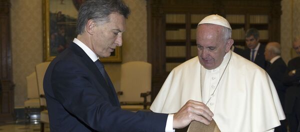 Presidente argentino, Mauricio Macri, y el papa Francisco - Sputnik Mundo