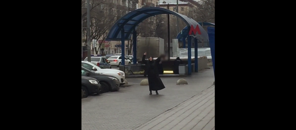 La mujer con la cabeza cortada de un niño - Sputnik Mundo