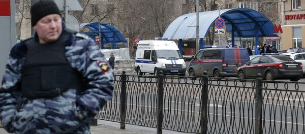 Policía en el lugar de detención de la sospechosa del asesinato de una niña de cuatro años - Sputnik Mundo