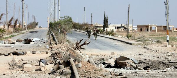 Militares sirios en la ciudad de Khanasser - Sputnik Mundo