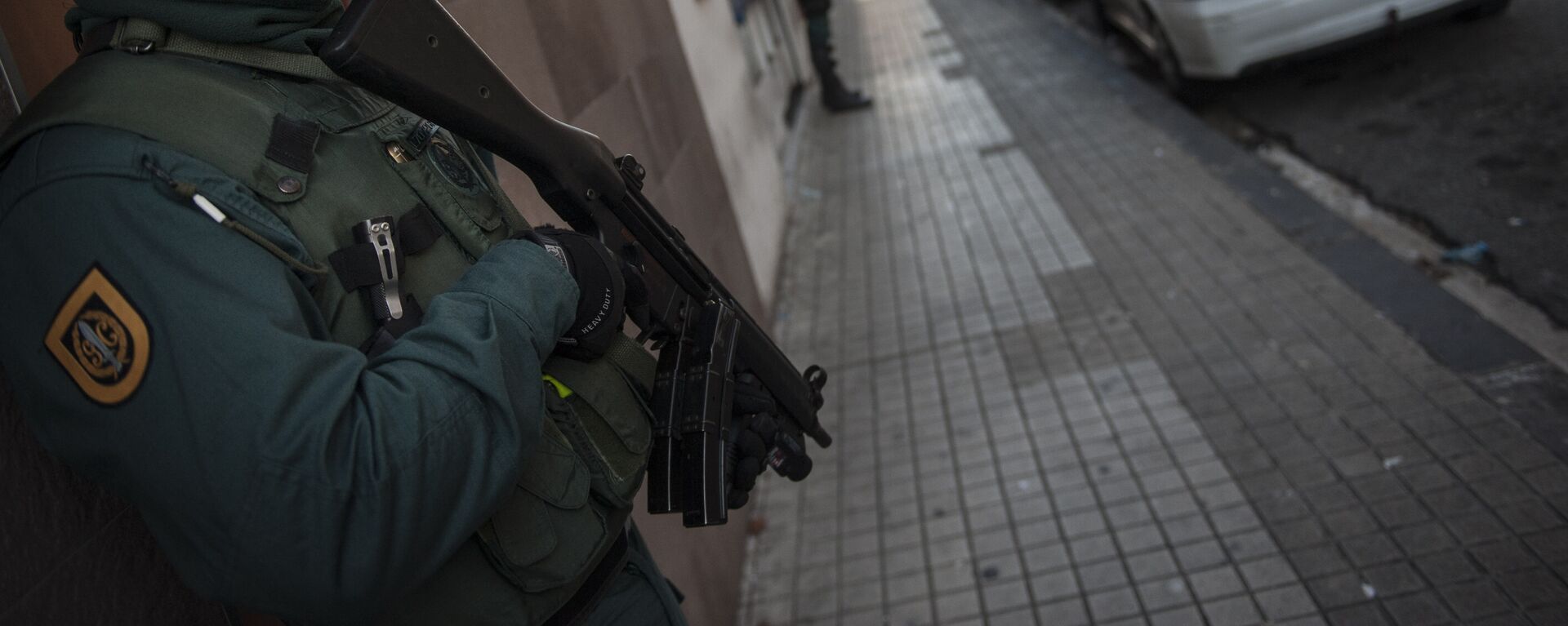 Imagen de archivo de la Guardia Civil de España cuando detiene a un miembro de ISIS en 2015 - Sputnik Mundo, 1920, 05.12.2023