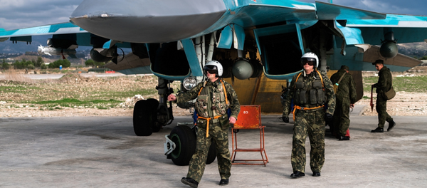 Pilotos rusos en la base aérea de Hmeymim en Siria - Sputnik Mundo