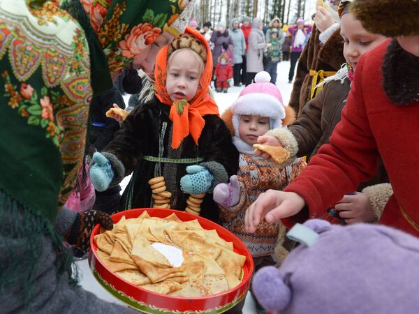 La fiesta de la Maslenitsa - Sputnik Mundo