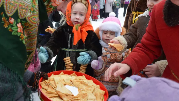La fiesta de la Maslenitsa - Sputnik Mundo