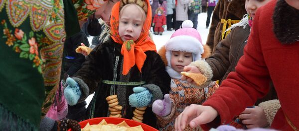 La fiesta de la Maslenitsa - Sputnik Mundo