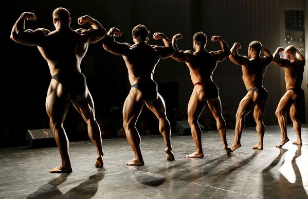 Los cuerpos más guapos de la “capital” de Siberia - Sputnik Mundo