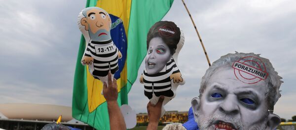 Una protesta contra Luiz Inácio Lula da Silva y Dilma Rousseff (archivo) - Sputnik Mundo