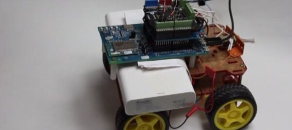 Robot controlado por la fuerza del pensamiento - Sputnik Mundo