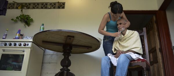 Un hombre con Alzheimer - Sputnik Mundo