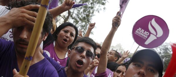 Partidarios de Julio Guzmán, el candidato eliminado a la presidencia de Perú - Sputnik Mundo
