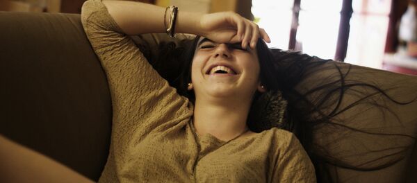 La chica riente La chica riente - Sputnik Mundo