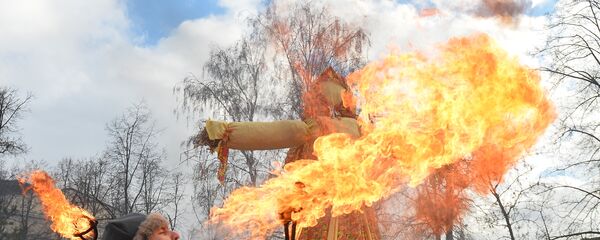 La muñeca espantapájaros, símbolo de la fiesta de Maslenitsa - Sputnik Mundo