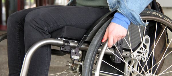 Empleada británica maltrata a un discapacitado - Sputnik Mundo