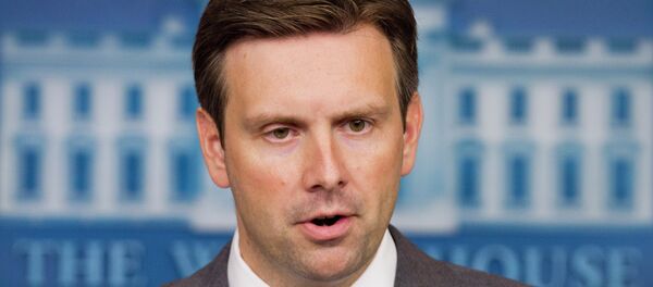 Josh Earnest, portavoz de la Casa Blanca - Sputnik Mundo