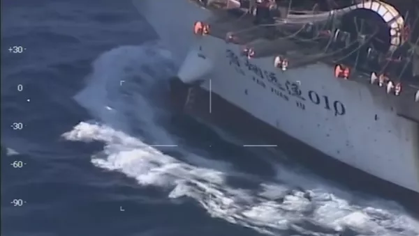 Barco chino Lu Yan Yuan Yu 010 pescando ilegalmente en aguas argentinas - Sputnik Mundo