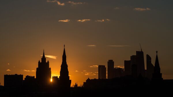 La vista al edificio del Ministerio de Exterior de Rusia y el Kremlin - Sputnik Mundo