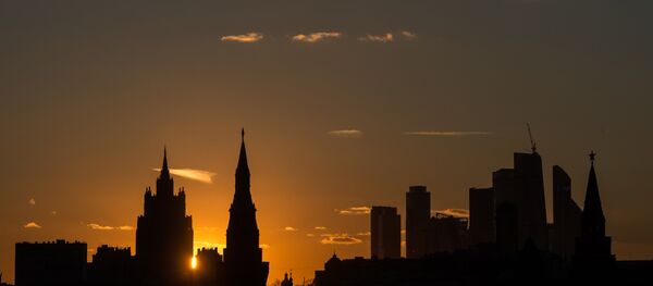 La vista al edificio del Ministerio de Exterior de Rusia y el Kremlin - Sputnik Mundo