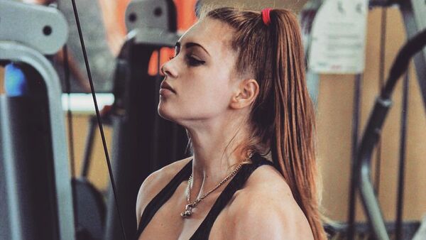 Antes y después: Conozca a la legendaria “Barbie Musculosa” de Rusia Antes y después: Conozca a la legendaria “Barbie Musculosa” de Rusia - Sputnik Mundo