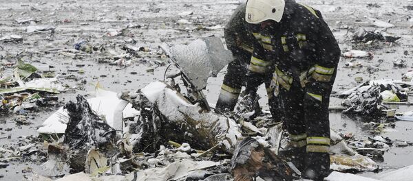 El lugar del siniestro del Boeing FZ981 en Rostov del Don - Sputnik Mundo