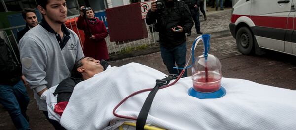 Un hombre herido en el ataque suicida en Estambul - Sputnik Mundo