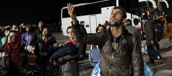 Los migrantes llegan a Grecia - Sputnik Mundo