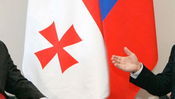 Banderas de Georgia y Rusia - Sputnik Mundo