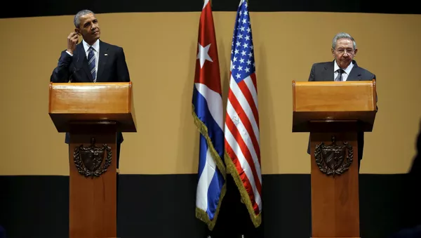 Presidente de EEUU Barack Obama y presidente de Cuba, Raúl Castro - Sputnik Mundo