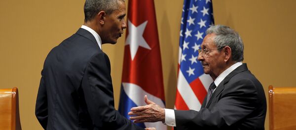 Barack Obama, presidente de EEUU, y Raul Castro, presidente de Cuba - Sputnik Mundo