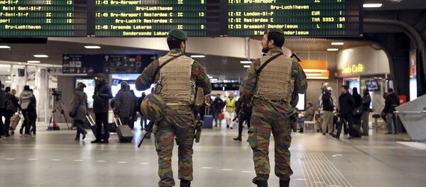 File photo of Belgian soldiers patrolling arrival hall of railway station in Brussels - Sputnik Mundo