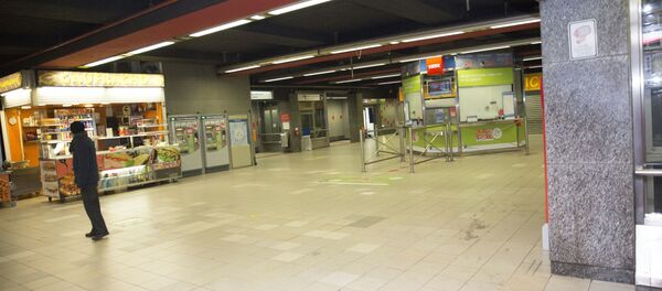 Una estación del metro evacuada en Bruselas - Sputnik Mundo