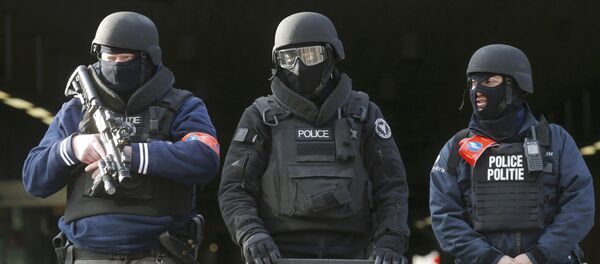 Policías belgas en Bruselas - Sputnik Mundo