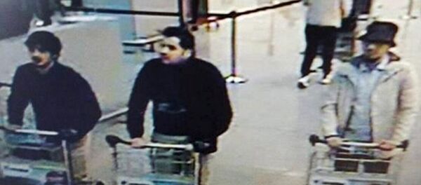 Tres sospechosos del atentado en el aeropuerto de Bruselas - Sputnik Mundo
