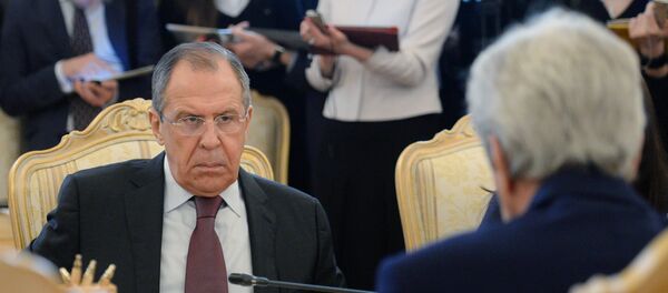 Reunión del ministro de Exteriores de Rusia, Serguéi Lavrov, y el secretario de Estado de EEUU, John Kerry - Sputnik Mundo