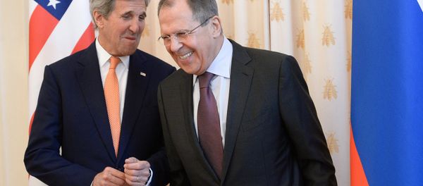 El encuentro entre el Ministro de Exteriores de Rusia Serguéi Lavrov y John Kerry, el secretario de estado de EEUU El encuentro entre el Ministro de Exteriores de Rusia Serguéi Lavrov y John Kerry, el secretario de estado de EEUU - Sputnik Mundo