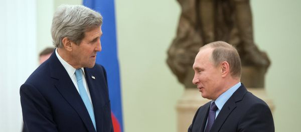 Presidente de Rusia, Vladímir Putin, y el secretario de Estado de EEUU, John Kerry (archivo) - Sputnik Mundo