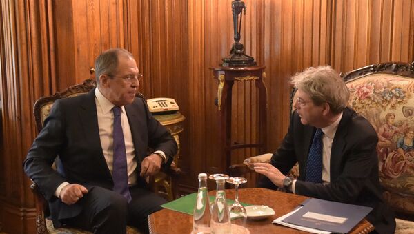 El canciller ruso, Serguéi Lavrov y su homólogo italiano, Paolo Gentiloni (archivo) - Sputnik Mundo