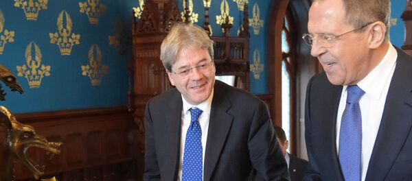 Paolo Gentiloni e Sergey Lavrov Paolo Gentiloni e Sergey Lavrov - Sputnik Mundo