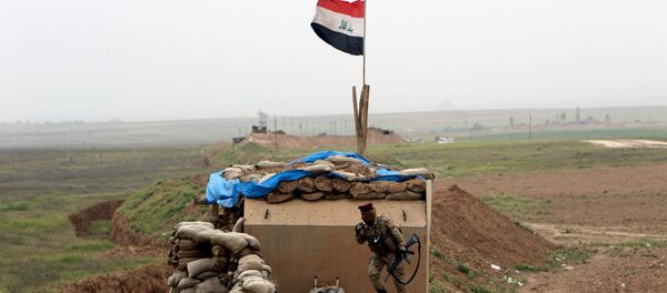 La operación militar de las Fuerzas iraquíes al sur de Mosul, Irak - Sputnik Mundo