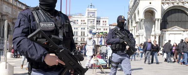 La policía italiana - Sputnik Mundo