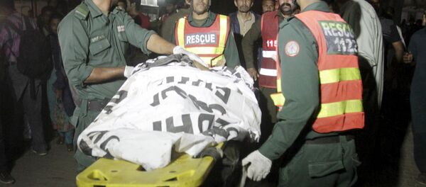 Labores de rescate tras la explosión en Lahore, Pakistán - Sputnik Mundo